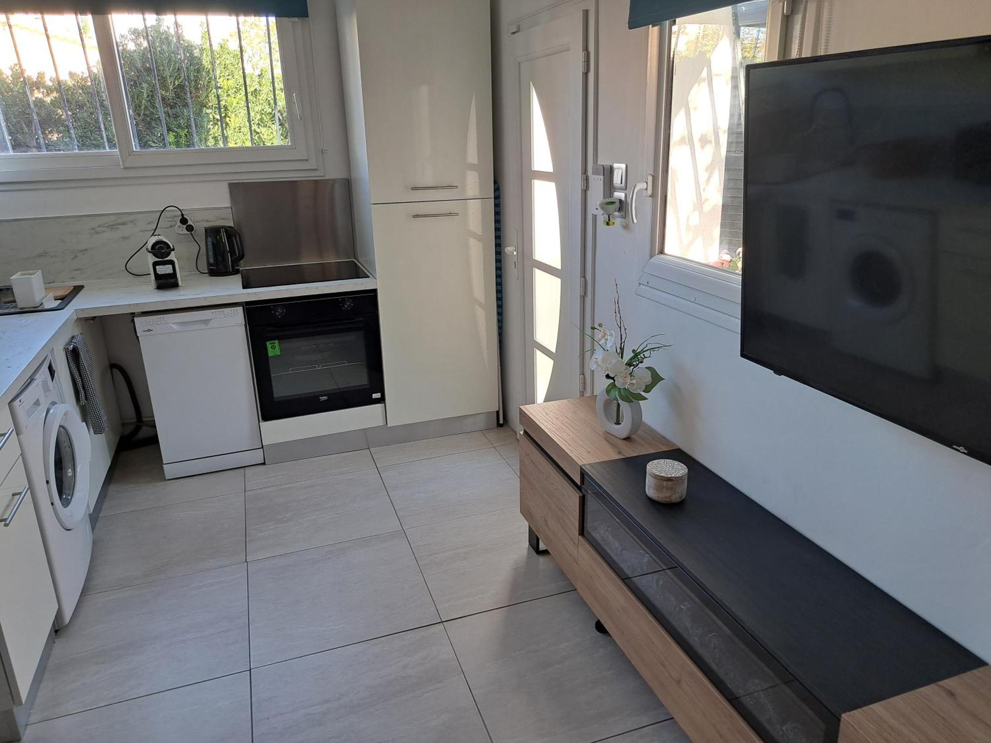 Seduisant Studio Avec Cour Privative La Crau Ngoại thất bức ảnh