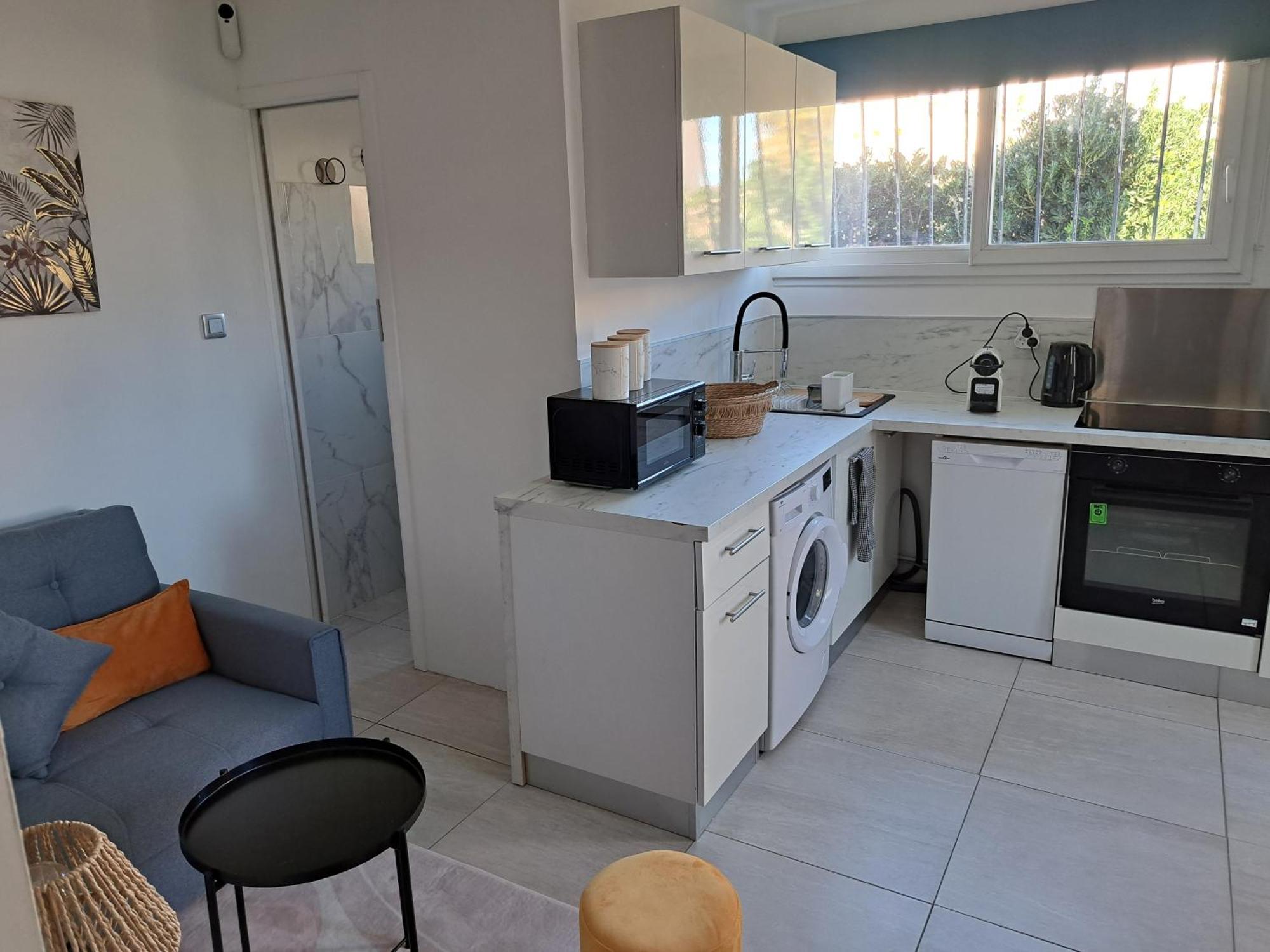 Seduisant Studio Avec Cour Privative La Crau Ngoại thất bức ảnh